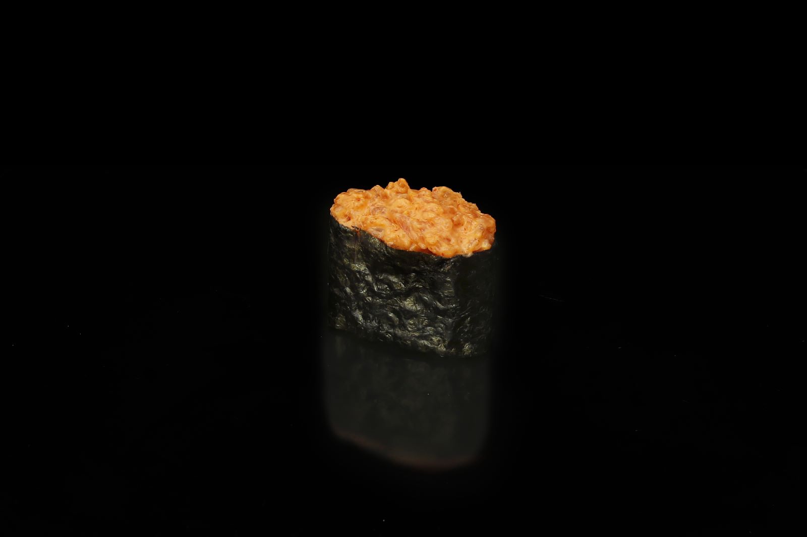 11. Spicy salmon gunkan
